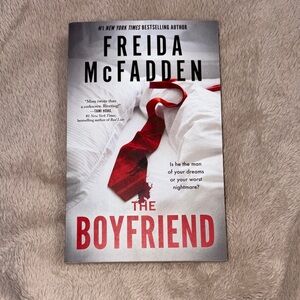 The Boyfriend by Freida McFadden Book
